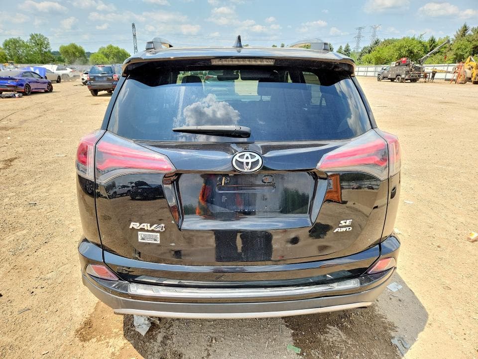2018 TOYOTA RAV4 SE 6