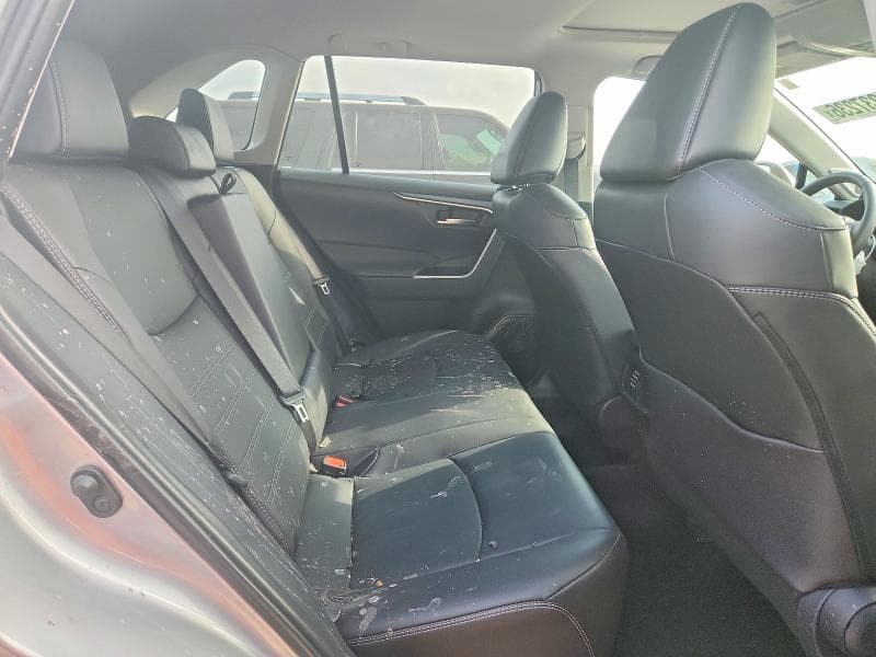 2025 TOYOTA RAV4 XLE PREMIUM 10
