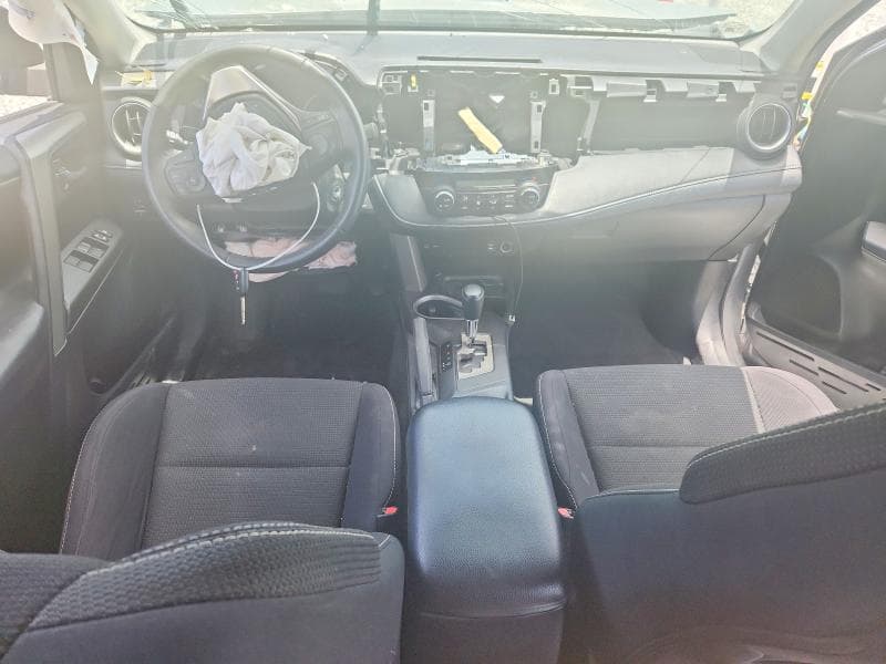 2018 TOYOTA RAV4 XLE 8