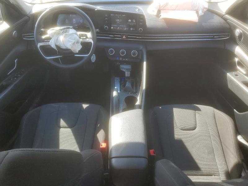 2025 HYUNDAI ELANTRA SE 8