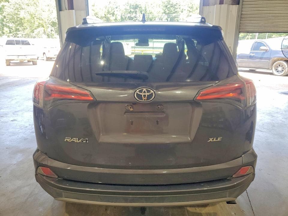 2017 TOYOTA RAV4 XLE 6