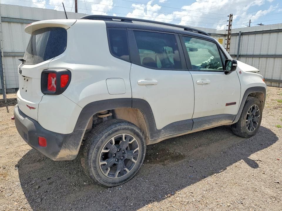2023 JEEP RENEGADE TRAILHAWK 3