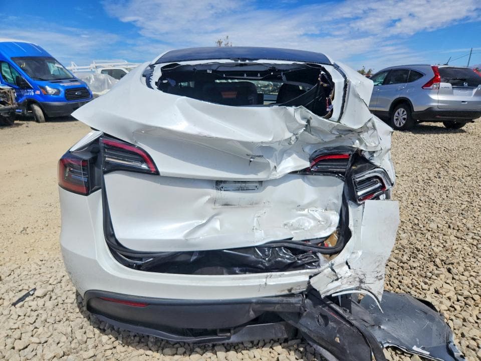 2023 TESLA MODEL Y 6