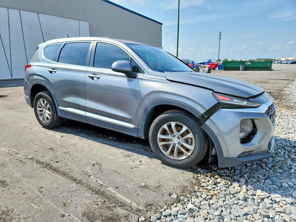 2019 HYUNDAI SANTA FE SE 4