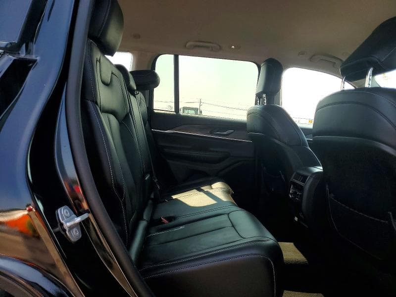 2023 JEEP GRAND CHEROKEE LIMITED 11