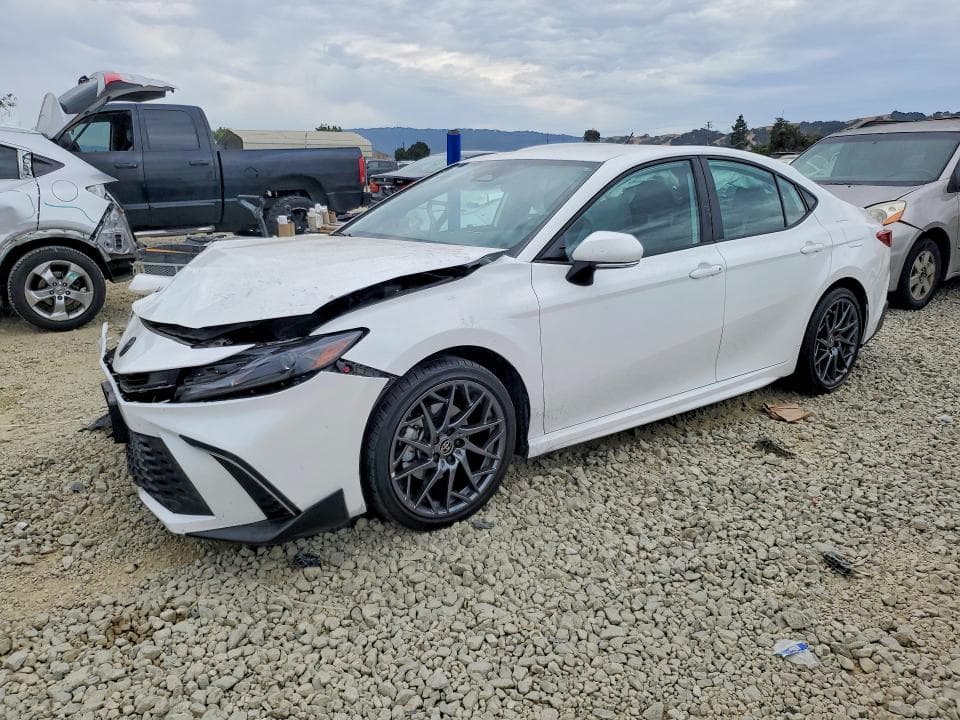 2025 TOYOTA CAMRY SE - 1