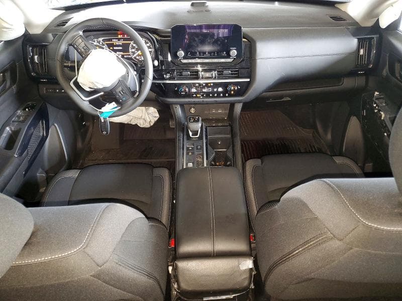 2025 NISSAN PATHFINDER SV 8
