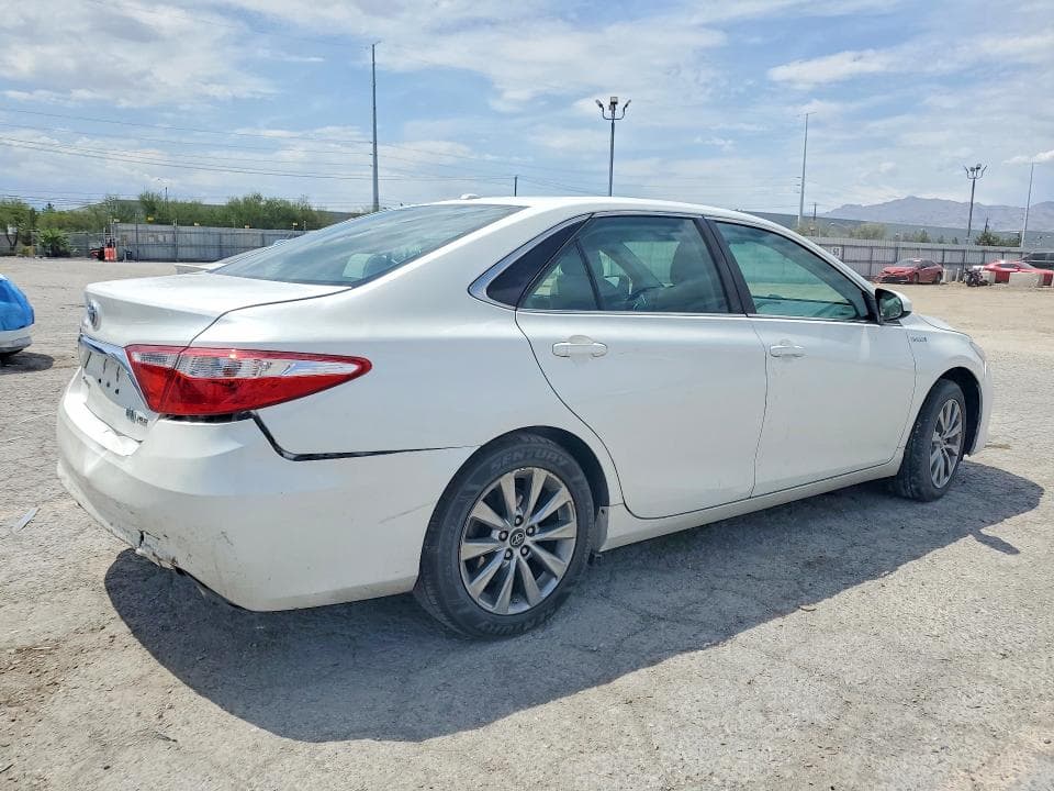 2017 TOYOTA CAMRY HYBRID XLE 3