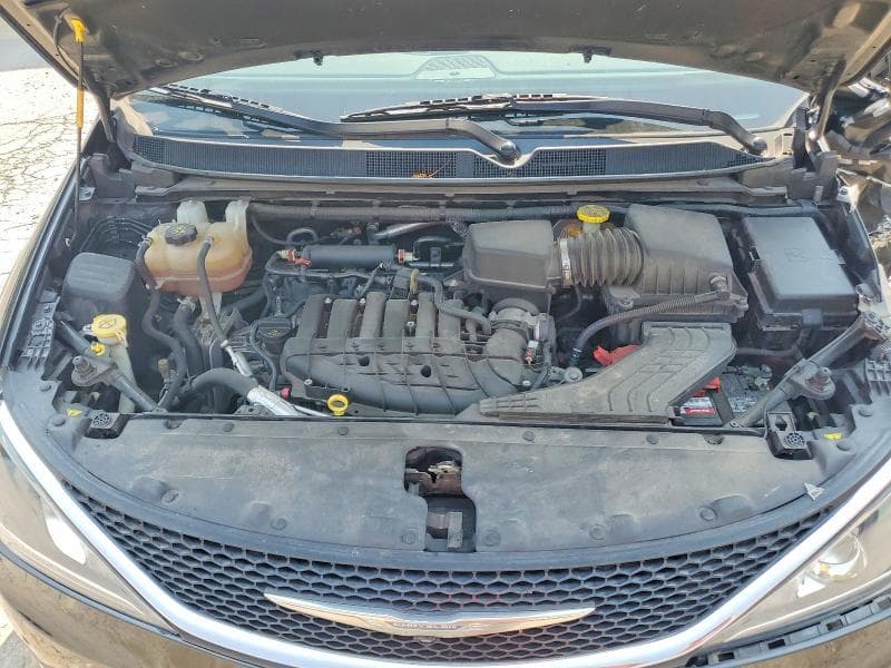 2017 CHRYSLER PACIFICA LIMITED 12