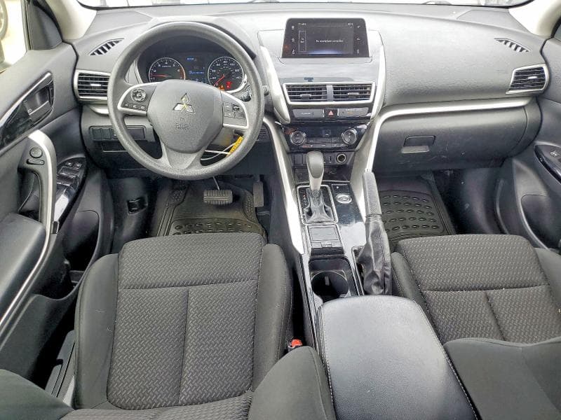 2019 MITSUBISHI ECLIPSE CROSS LE 8