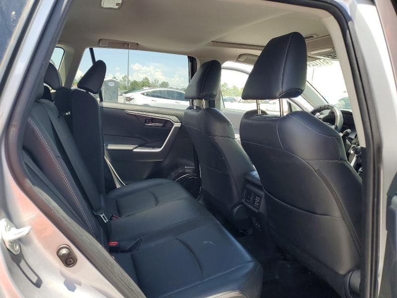 2020 TOYOTA RAV4 XLE PREMIUM 11