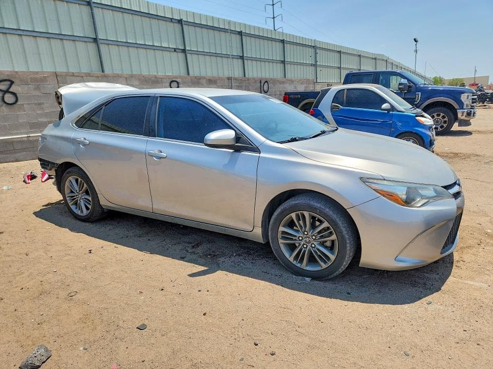 2017 TOYOTA CAMRY SE 4