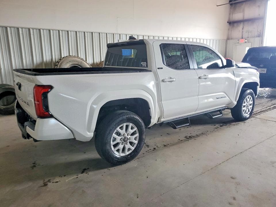 2026 TOYOTA TACOMA SR5 3