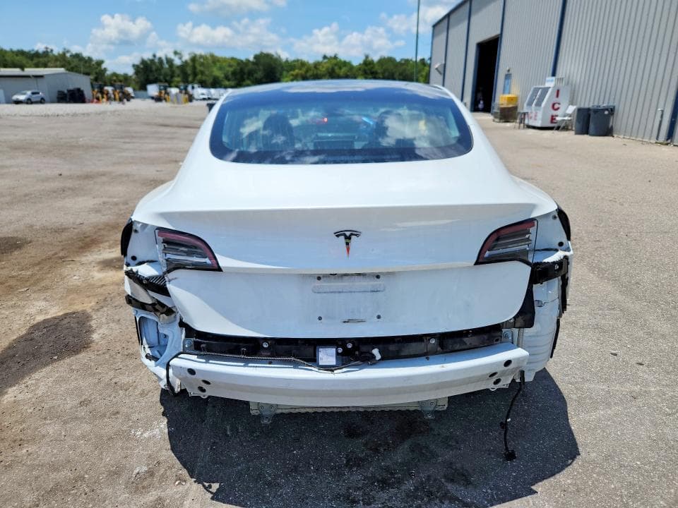 2018 TESLA MODEL 3 6