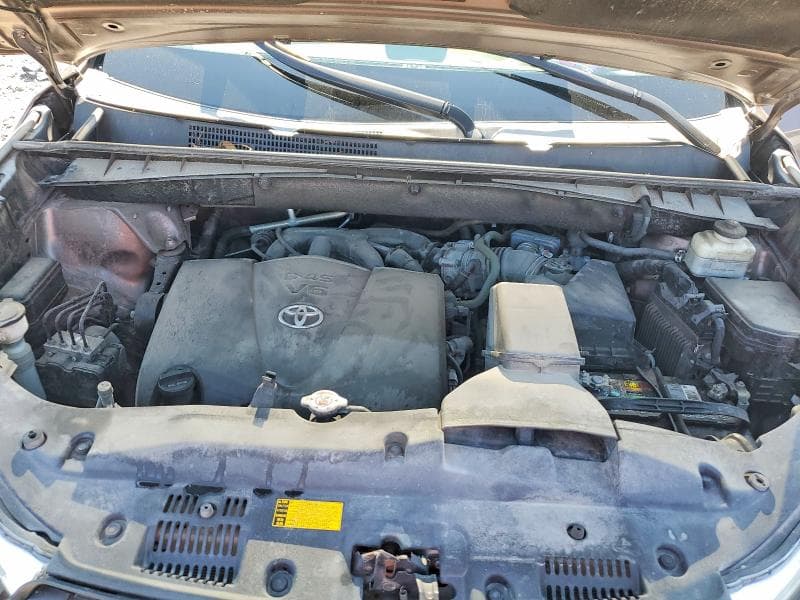 2018 TOYOTA HIGHLANDER XLE 12