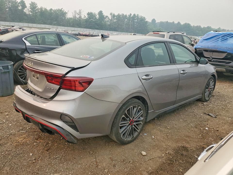 2023 KIA FORTE GT 3