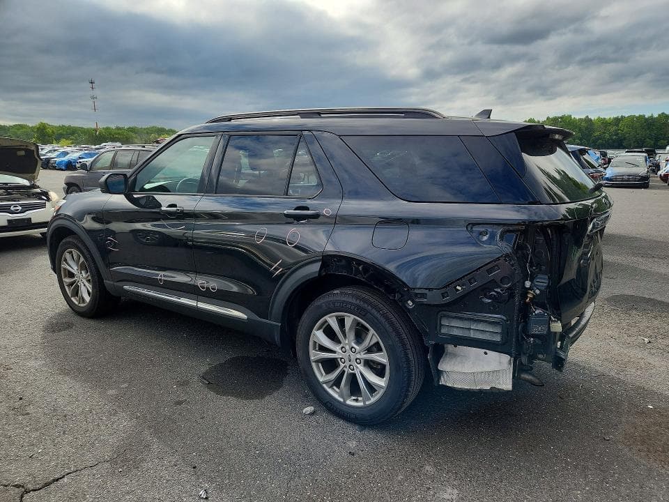 2021 FORD EXPLORER XLT 2