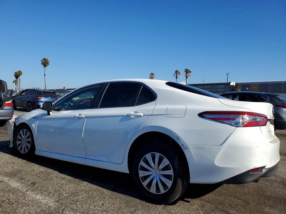 2020 TOYOTA CAMRY LE 2