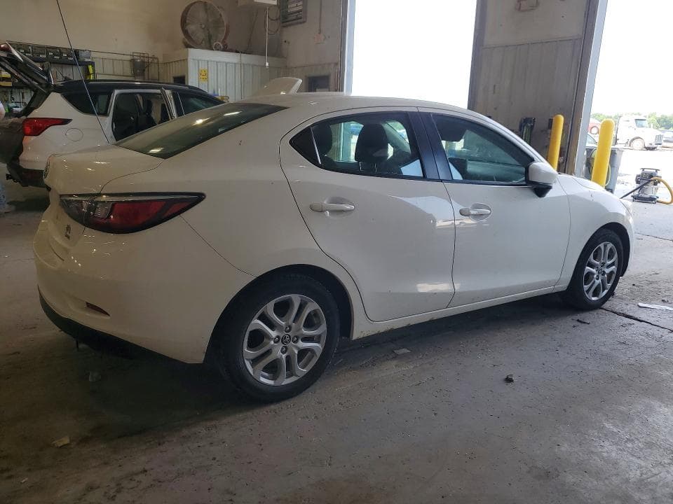 2017 TOYOTA YARIS IA BASE 3