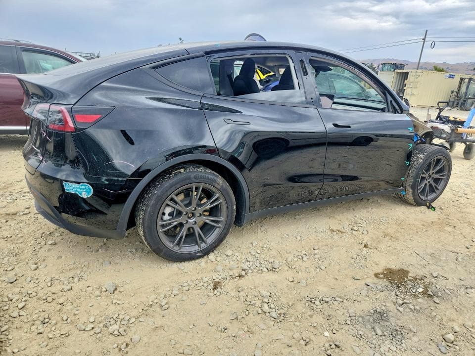2025 TESLA MODEL Y 3