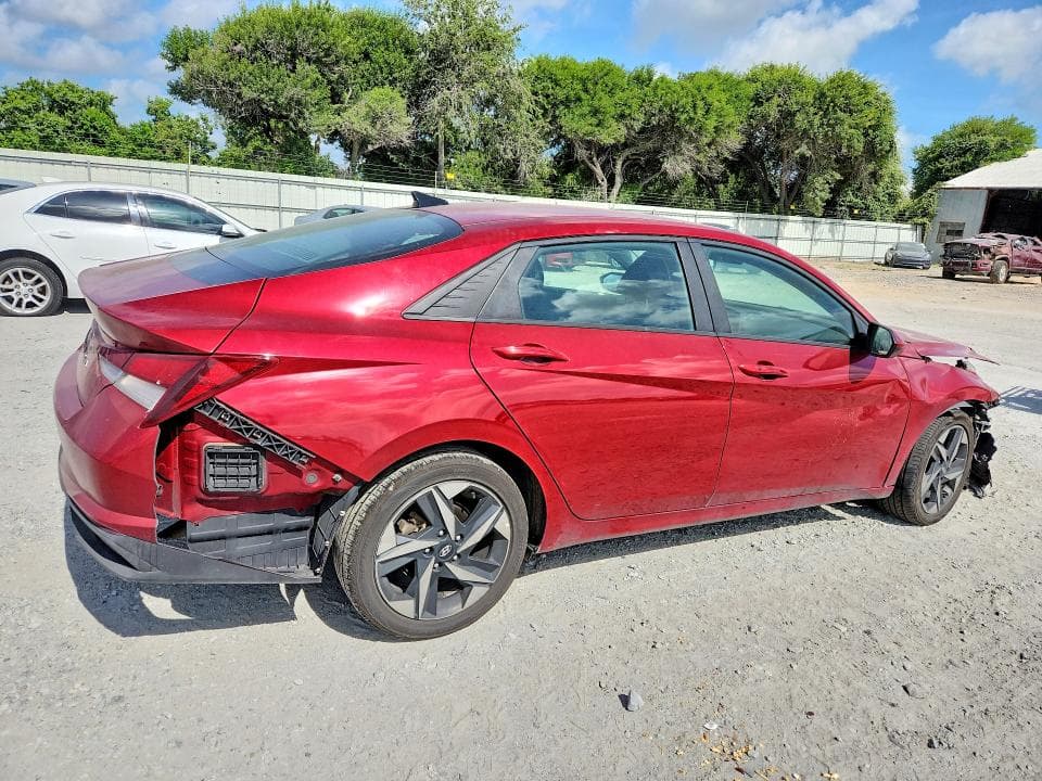 2023 HYUNDAI ELANTRA SEL 3