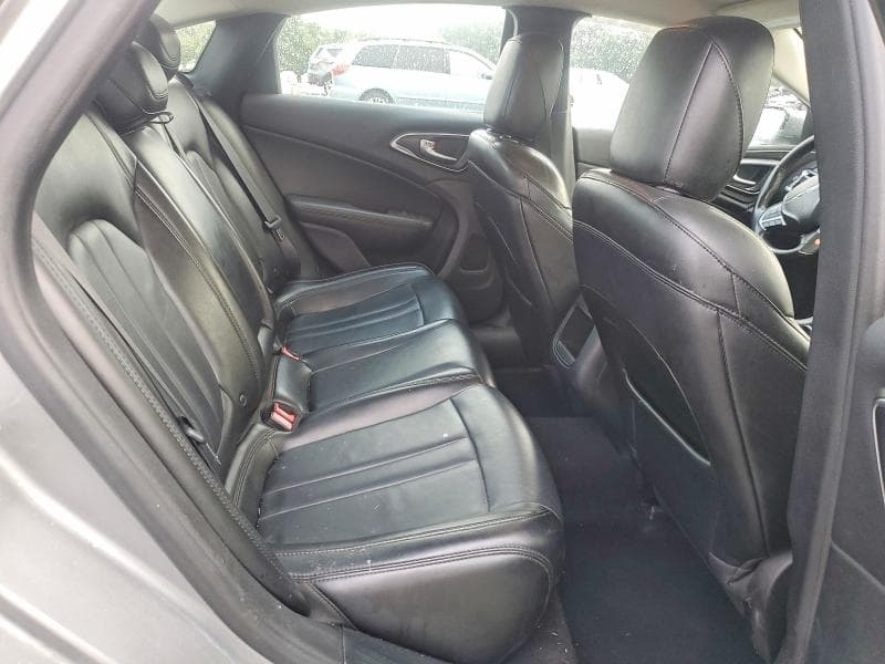 2017 CHRYSLER 200 LIMITED 10