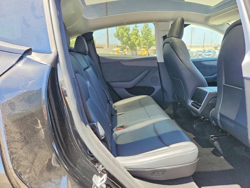 2026 TESLA MODEL Y 10