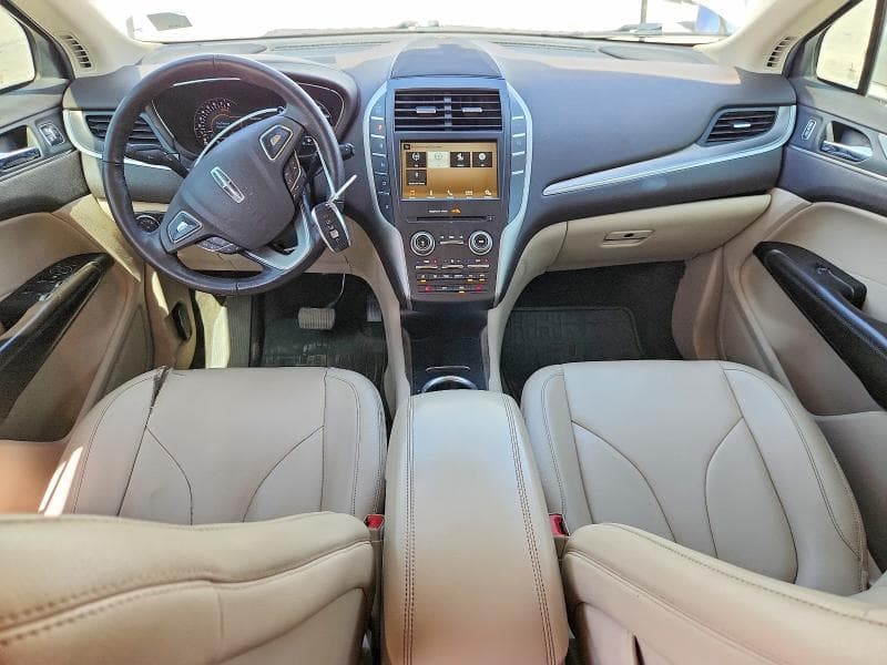 2017 LINCOLN MKC PREMIERE 8