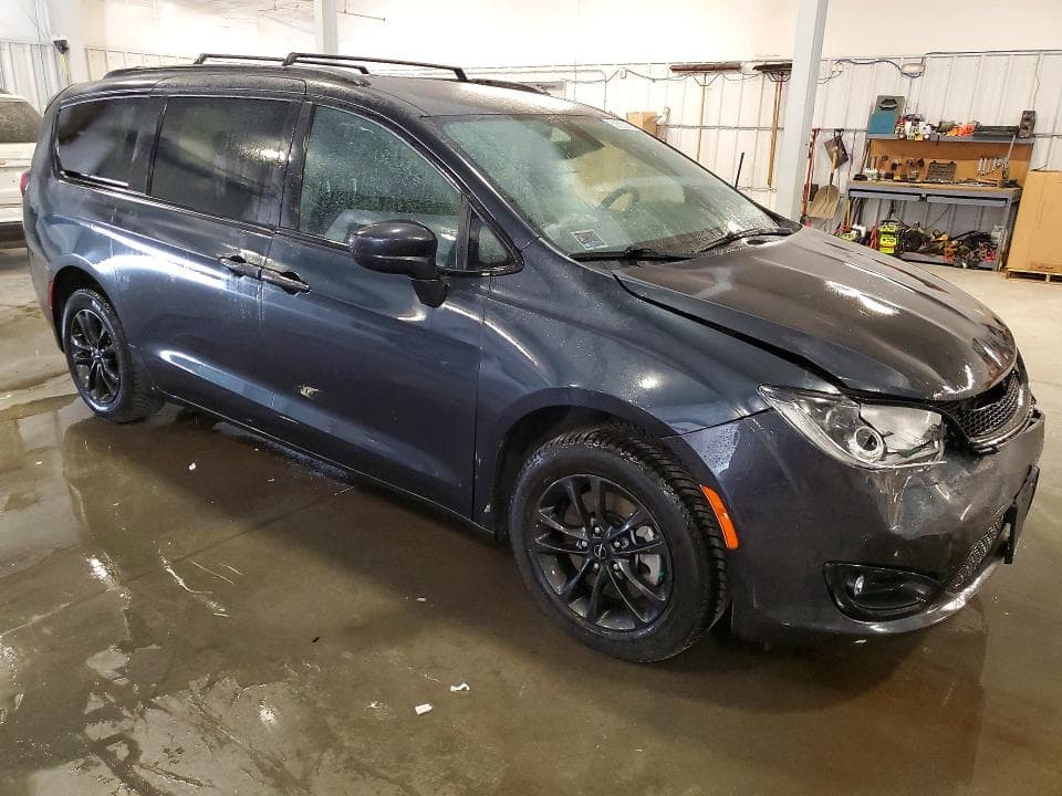 2020 CHRYSLER PACIFICA TOURING L 4