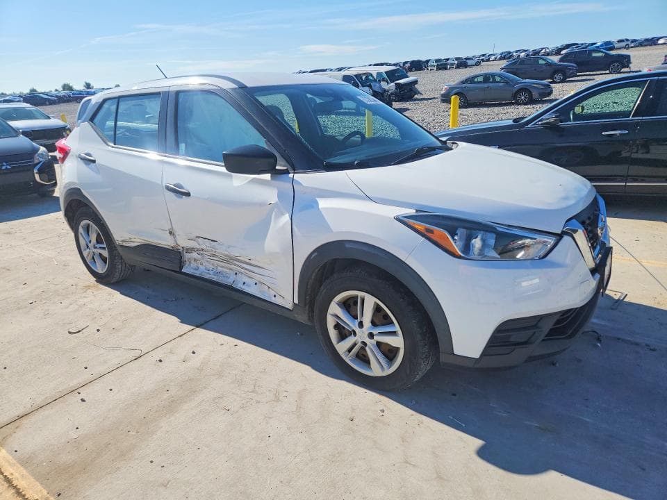 2020 NISSAN KICKS S 4