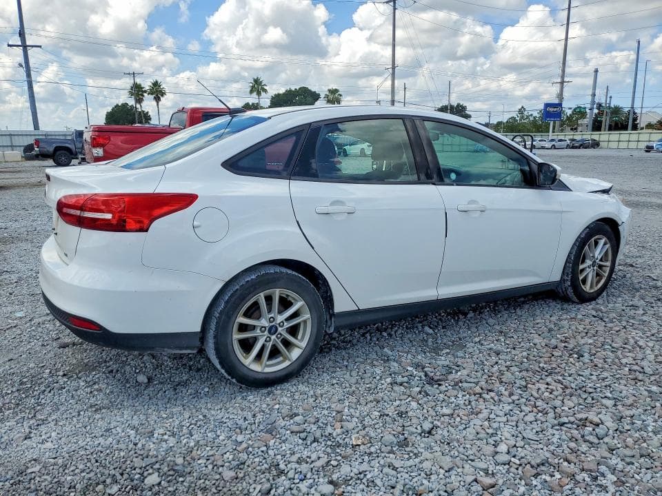 2017 FORD FOCUS SE 3