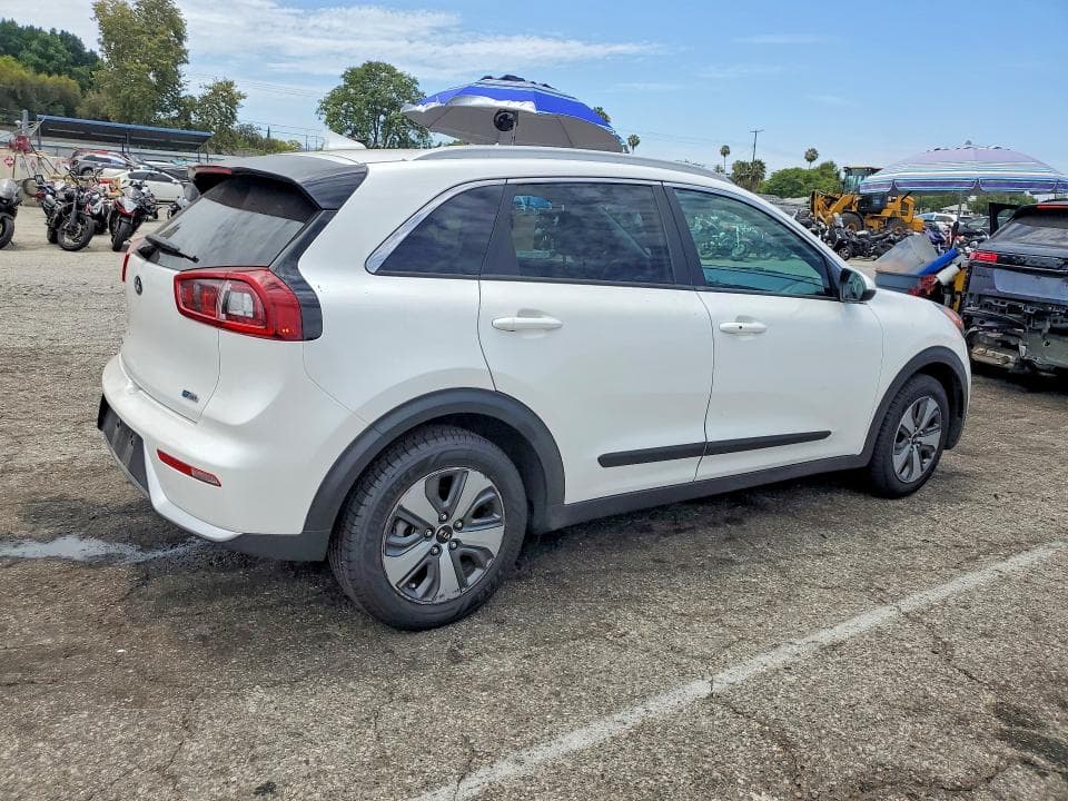2018 KIA NIRO LX 3