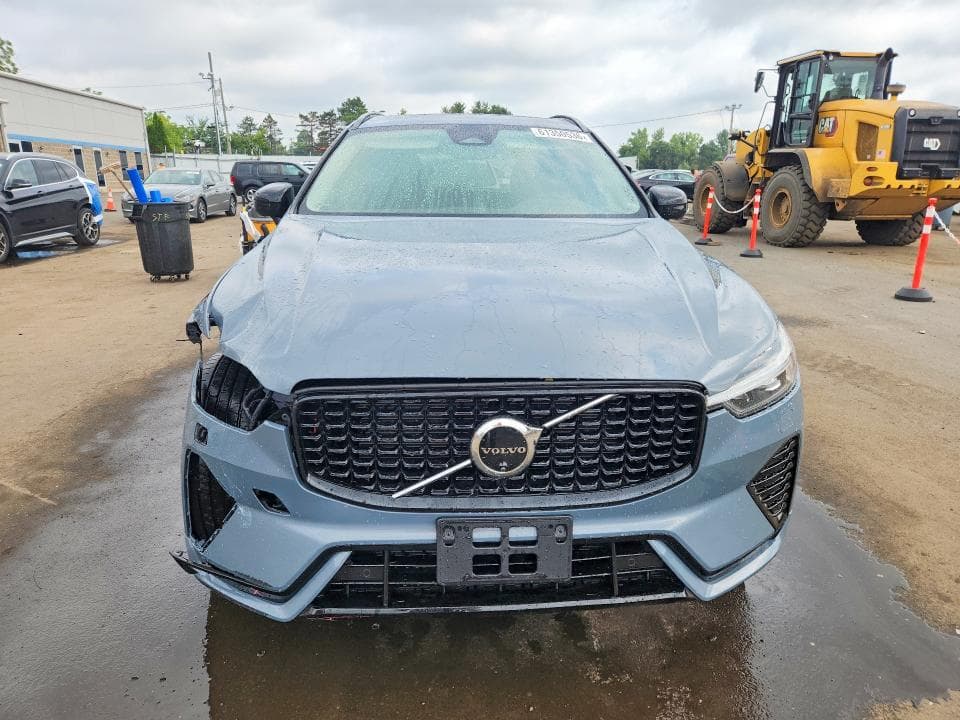 2024 VOLVO XC60 PLUS 5
