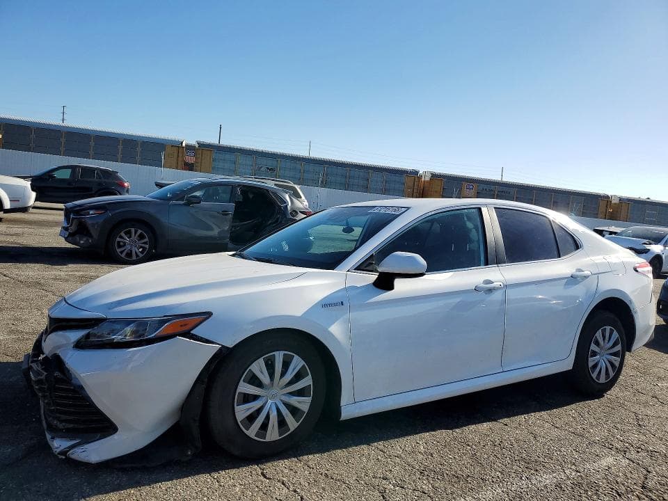 2020 TOYOTA CAMRY LE - 1