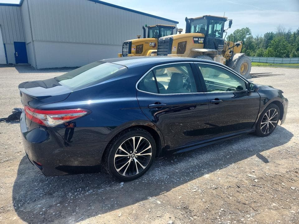 2018 TOYOTA CAMRY SE 3