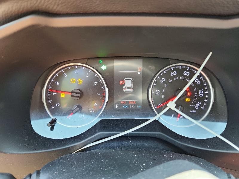 2021 TOYOTA RAV4 LE 9