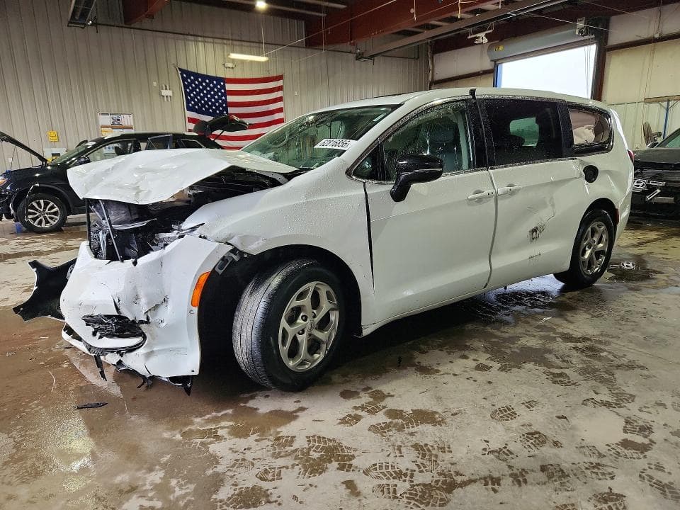 2024 CHRYSLER PACIFICA LIMITED - 1