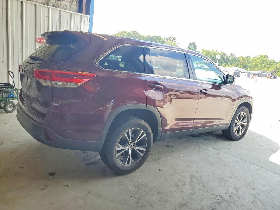 2019 TOYOTA HIGHLANDER LE 3
