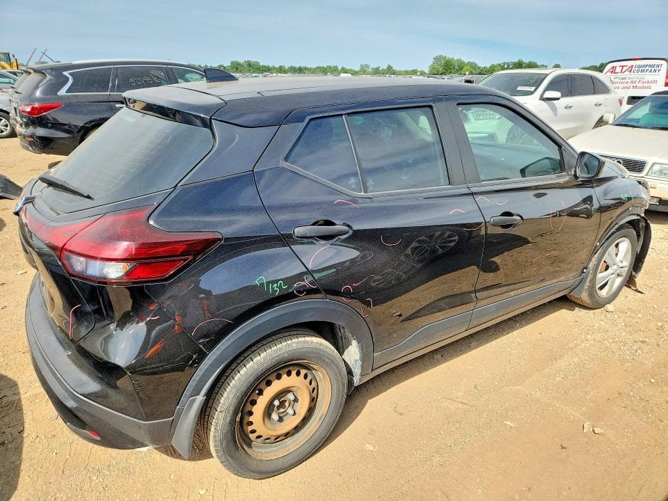 2021 NISSAN KICKS S 3