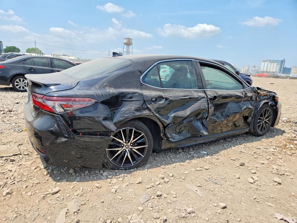 2023 TOYOTA CAMRY HYBRID SE 3