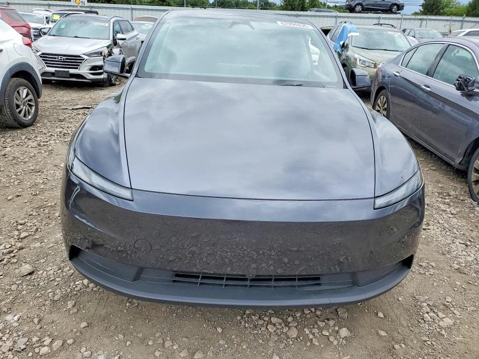 2026 TESLA MODEL Y 5