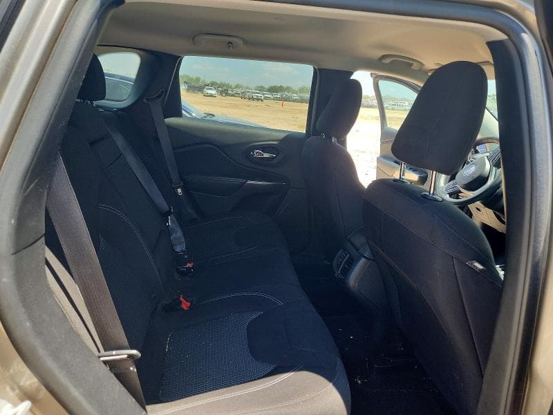 2019 JEEP CHEROKEE LATITUDE 11
