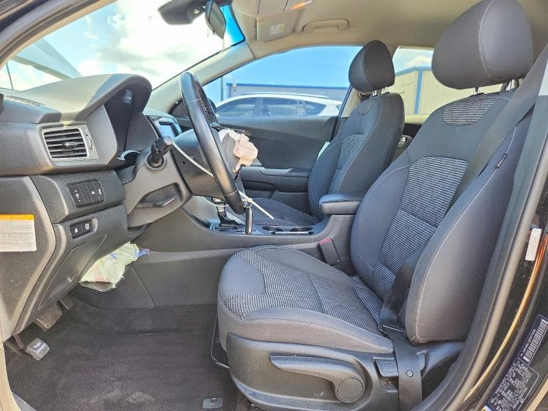 2017 KIA NIRO LX 7