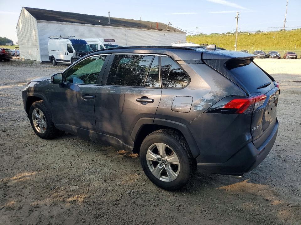 2019 TOYOTA RAV4 XLE 2