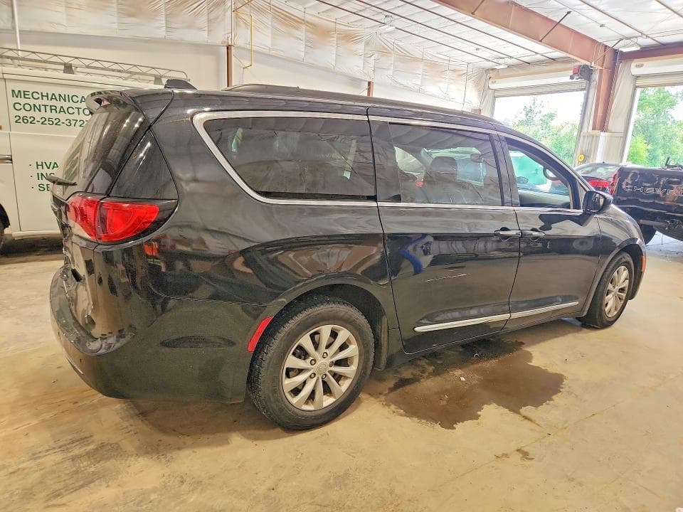 2017 CHRYSLER PACIFICA TOURING L 3
