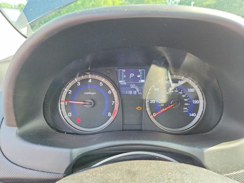 2017 HYUNDAI ACCENT SE 9