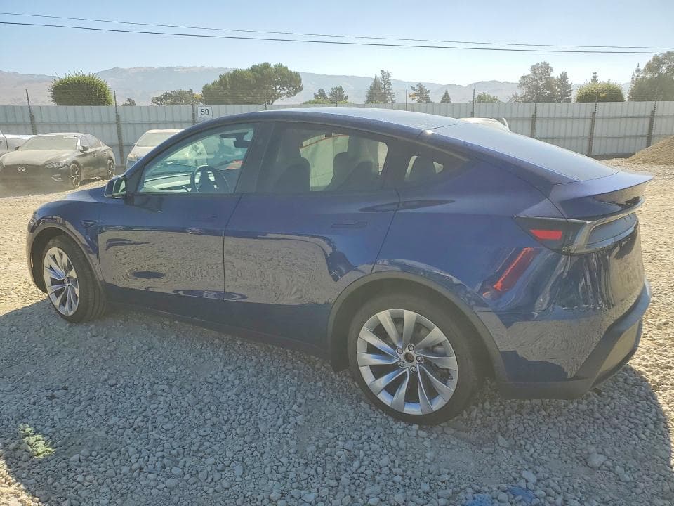 2026 TESLA MODEL Y 2