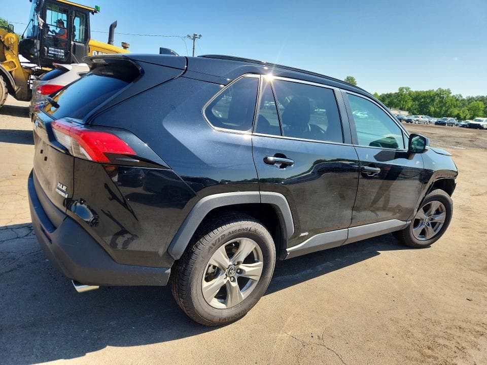 2024 TOYOTA RAV4 HYBRID XLE 3