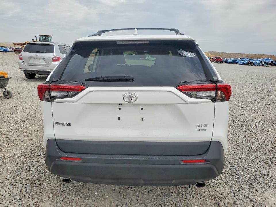 2023 TOYOTA RAV4 XLE 6