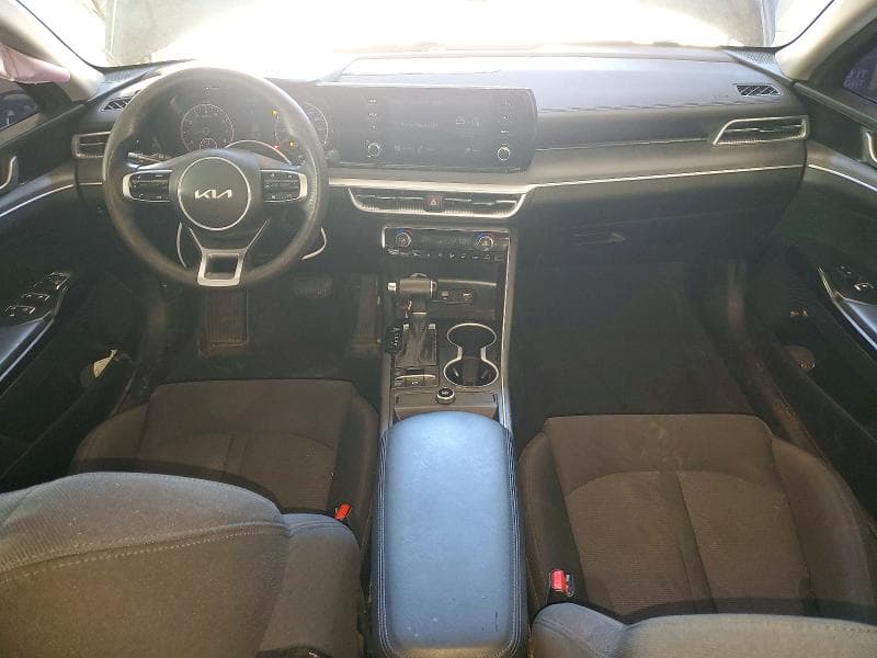 2022 KIA K5 LX 8